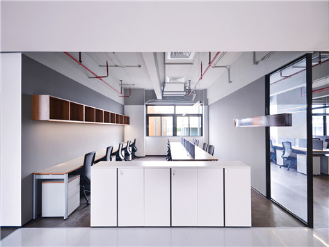 组合型办公家具更适合现代办公空间的应用